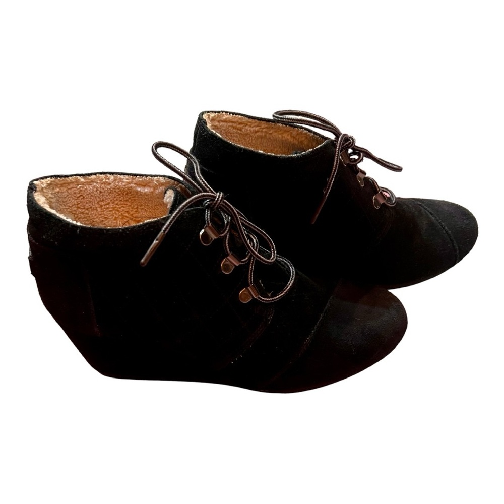 EUC TOMS FLEECE LINED BOOTS